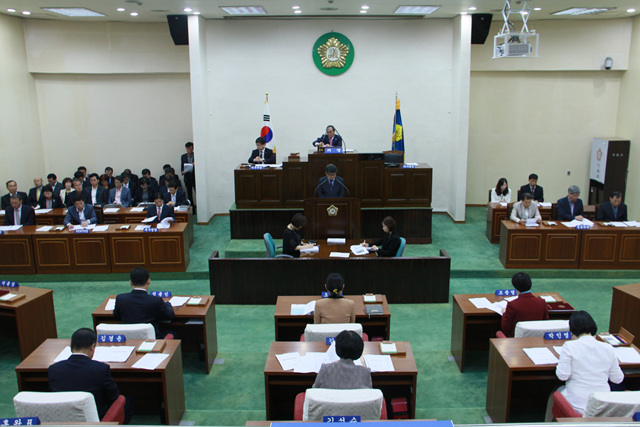□ 제238회 임시회 본회의