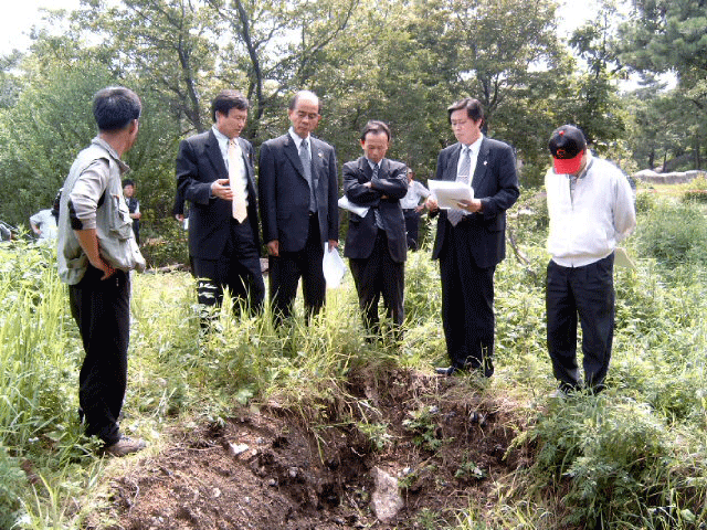 현장 방문(금정산 북문일대 쓰레기 매립지점 실태) ▷ 사회도시위원회(2003. 7. 2)