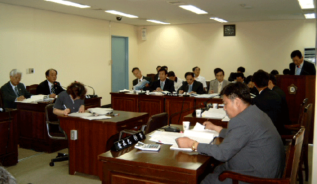 결산안 등 심사 ▷ 기획총무위원회(123회 정례회 제1차회의) 2003. 7. 3.10:00