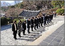 충렬사 참배