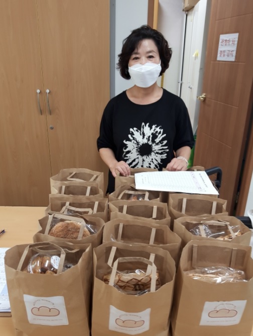 장전2동 저소득층 빵 배달(16통장) 2